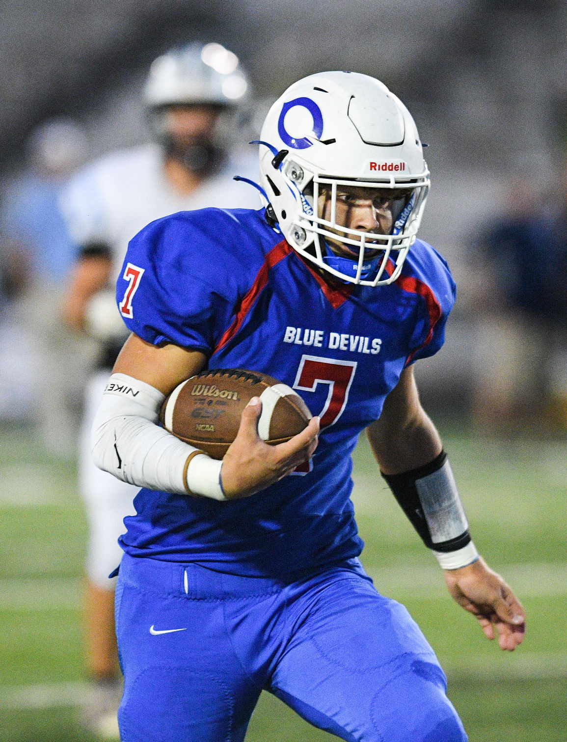 090921-qc-spt-central-football-008